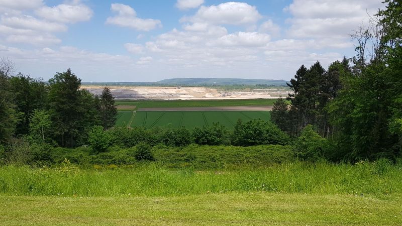 Treasse durch Schneide auf Tagebau